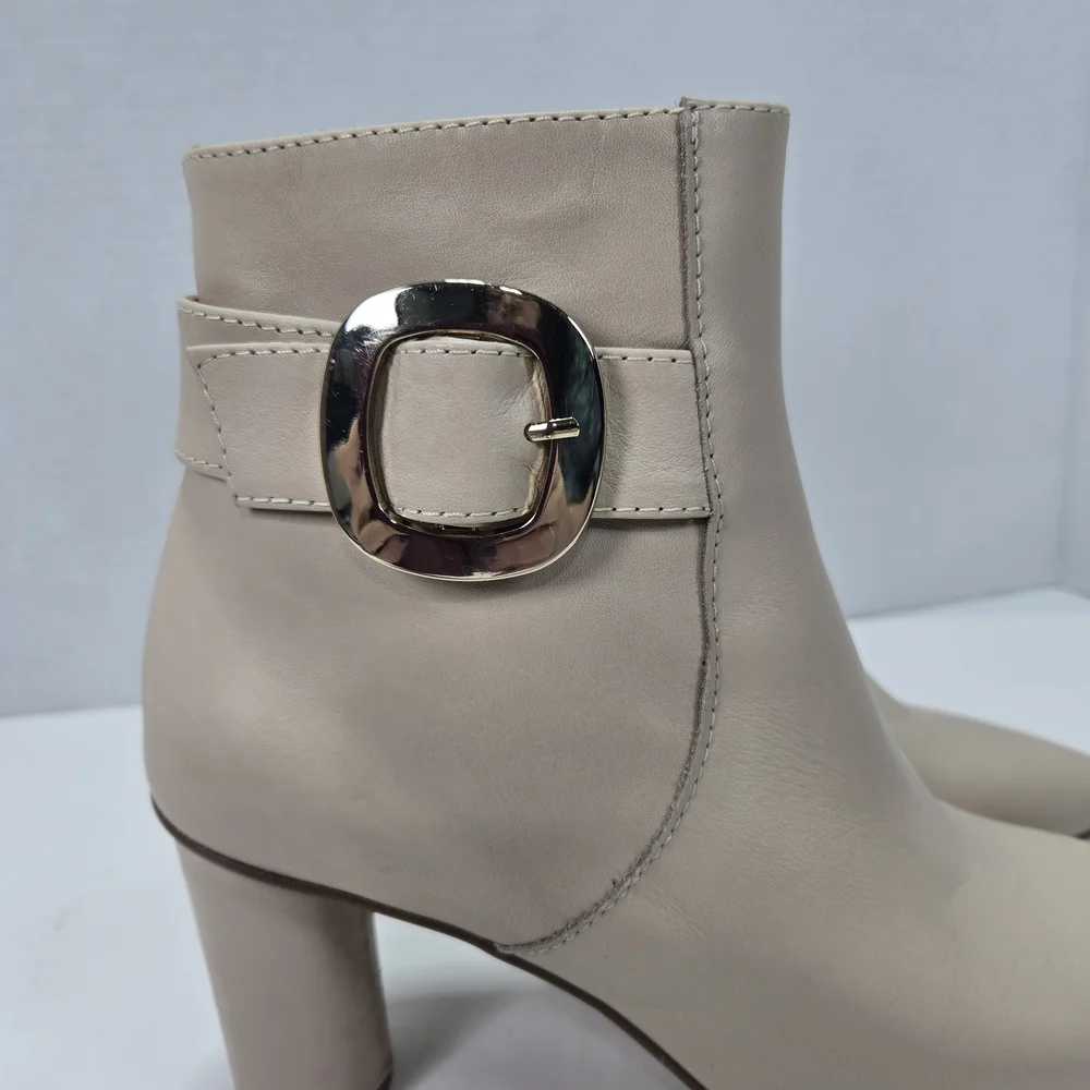 Marian Made In Spain Luxurious Soft Leather Beige Ankle Boots Size EU 37 US 6